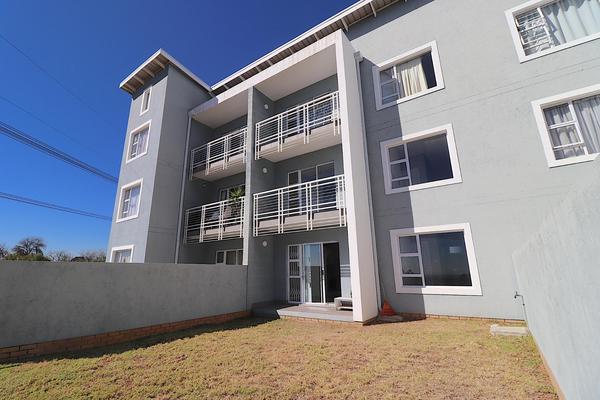 Apartment / Flat For Rent in Paulshof, Sandton